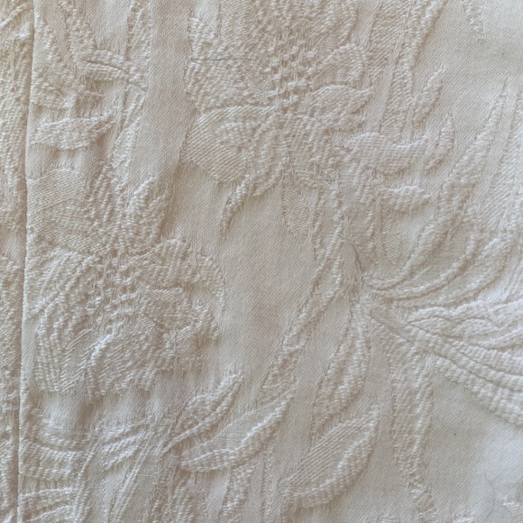 Fully Lined White Stretch Jacquard Crop Pants - Picture 6 of 7